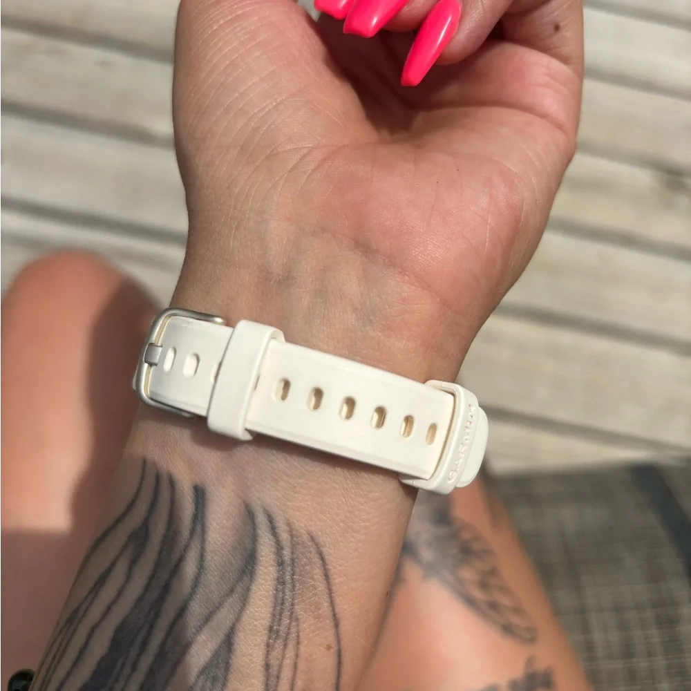 Garmin Cream and Silver Smartwatch - Picture 3 of 3
